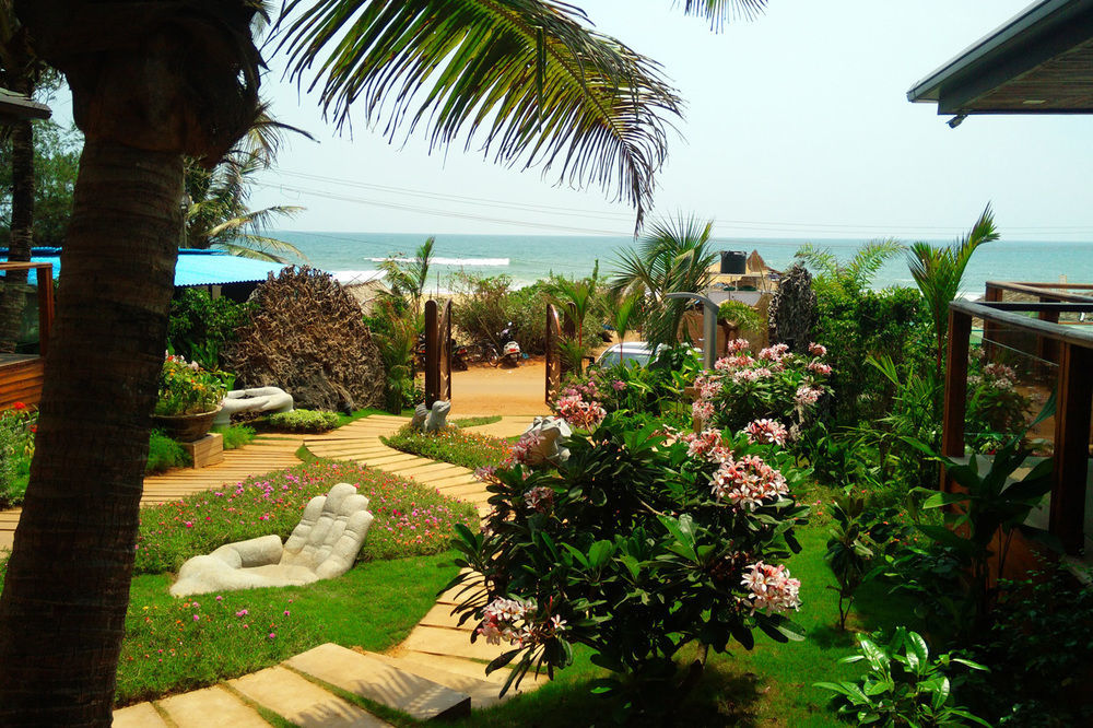 The Baga Beach Resort Exterior photo